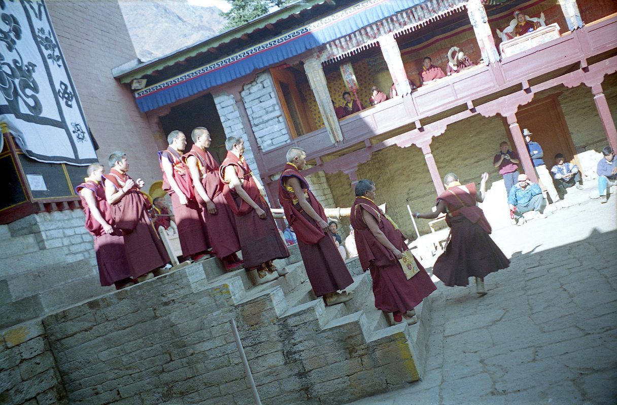 24 Tengboche Gompa 1997 Mani Rimdu Rehearsal Monks Enter Courtyard